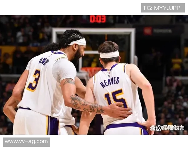 里夫斯分享与东詹并肩作战的感受与三位无私创造者的默契配合 里夫斯分享与东詹并肩作战的感受与三位无私创造者的默契配合