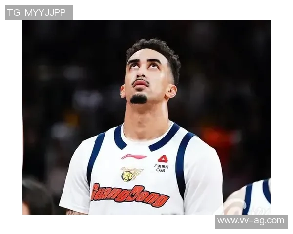 奎因半场助攻与失误并存成长之路的代价与收获